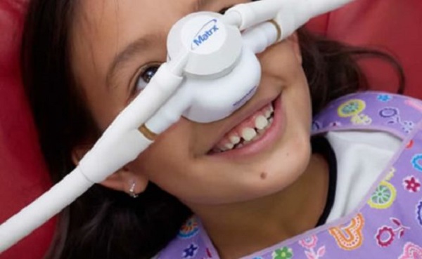 Equipamento de sedação consciente com óxido nitroso na clínica